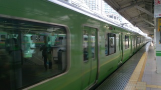 �R���